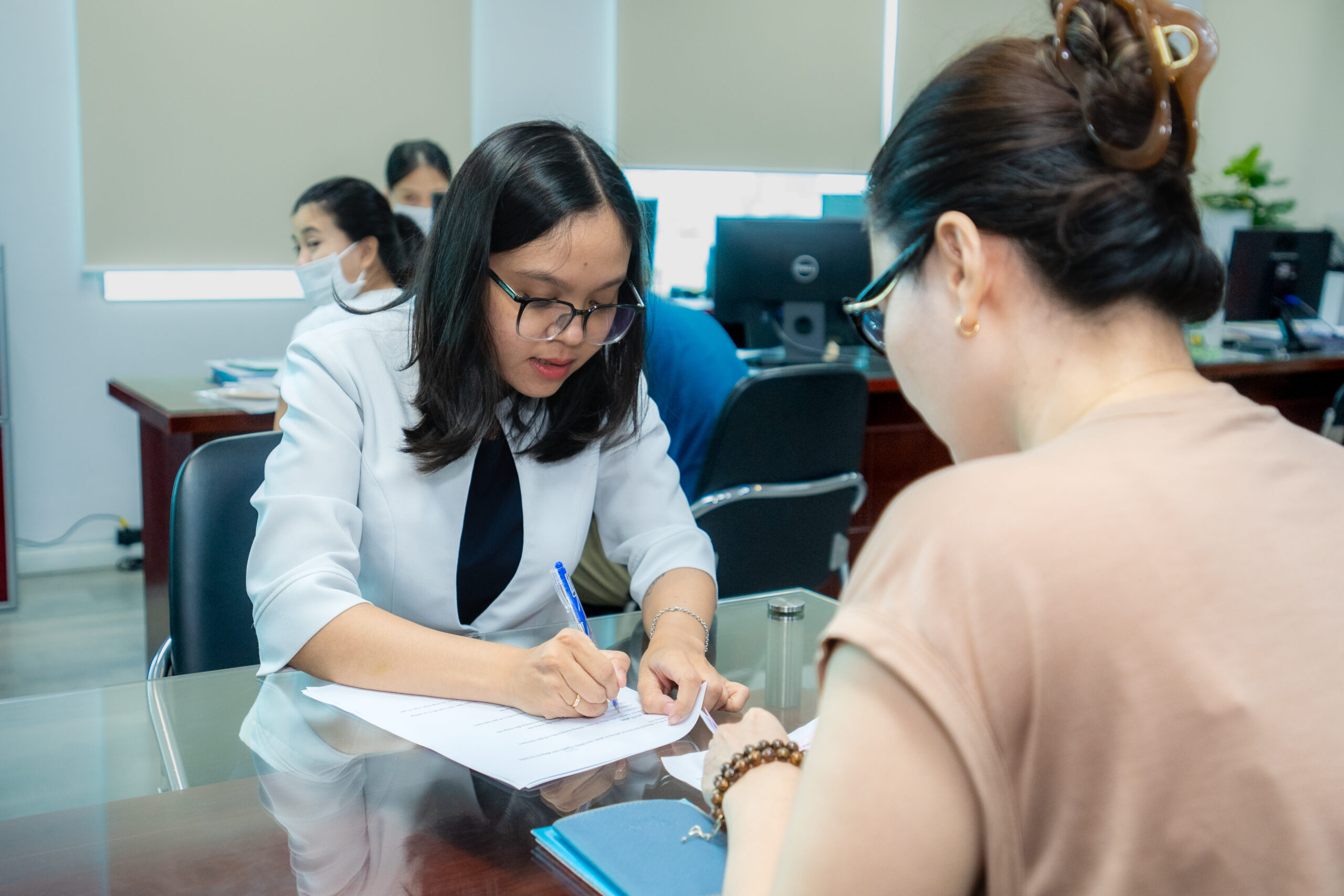 Để đơn xin ân xá sớm được chấp thuận, đương đơn cần cung cấp càng nhiều bằng chứng càng tốt