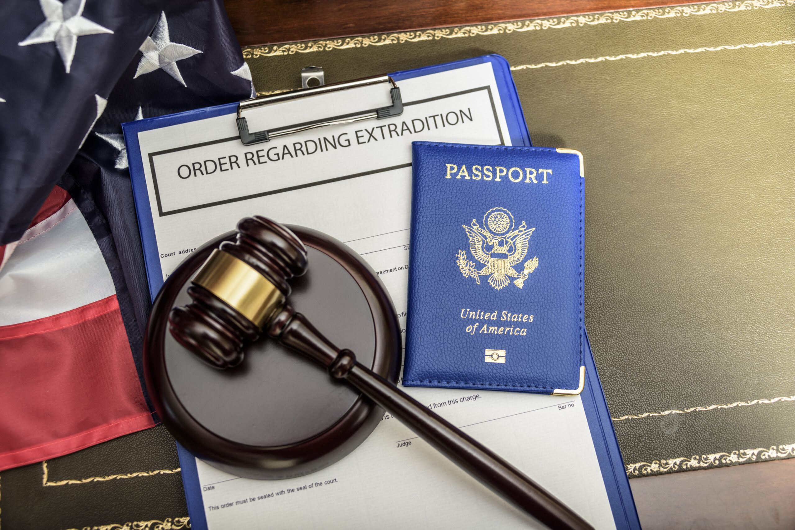 Quá trình trục xuất diễn ra với nhiều thủ tục phức tạp