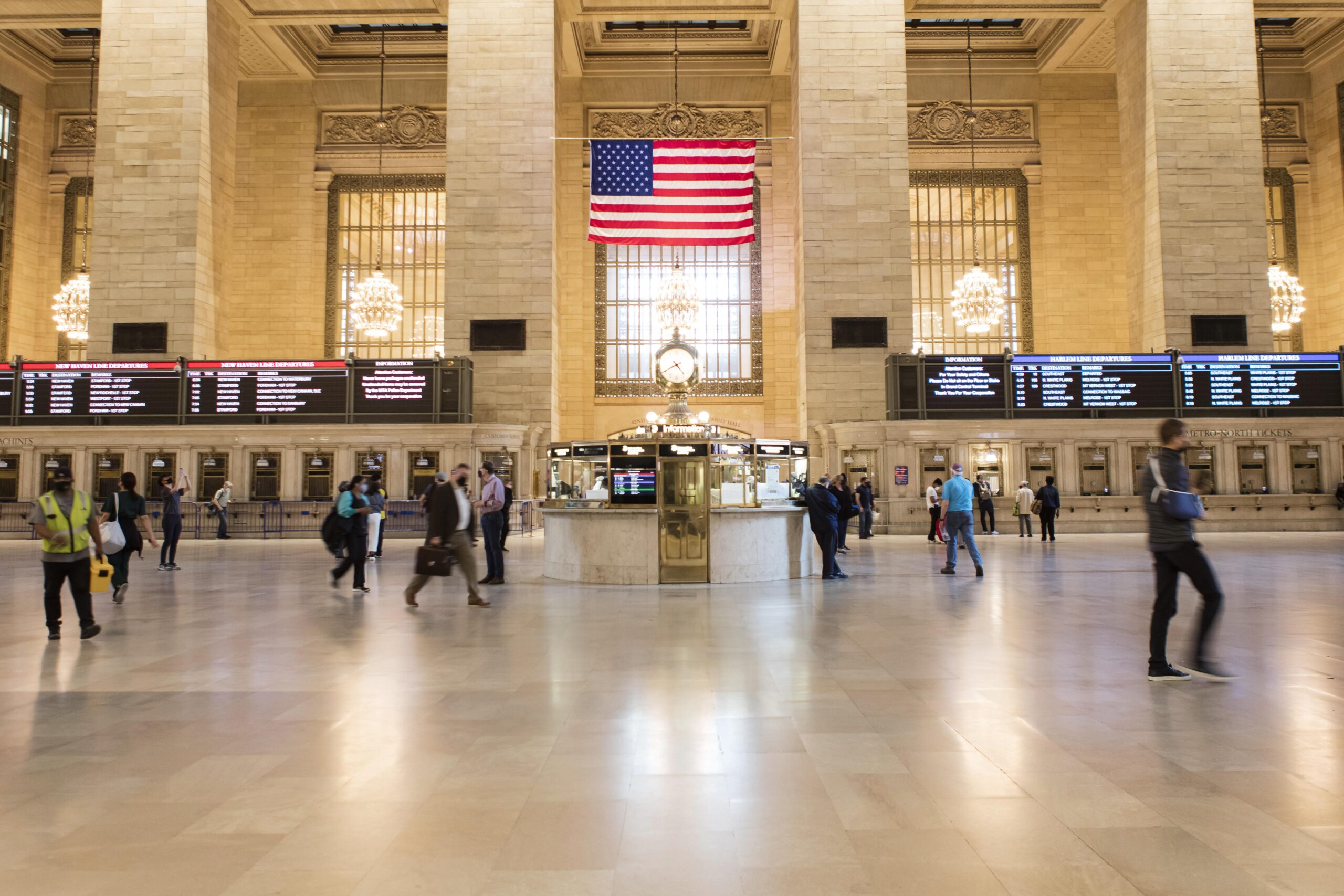 Đối tượng nộp phí nhập cảnh tạm thời