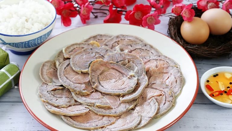 Quán ăn Lão Hạc được mở cả ngày từ sáng đến đêm đảm bảo phục vụ tối đa nhu cầu thưởng thức của khách hàng