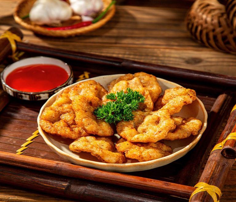 Chả mực quán Thanh Hương là sự kết hợp giữa công thức chả mực Hạ Long và Đà Nẵng.