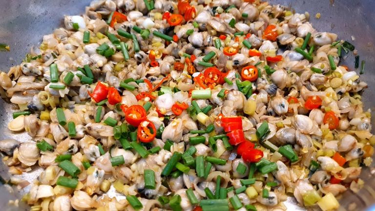 Thời gian xào hến rất nhanh chóng không tốn quá nhiều thời gian đảm bảo ai cũng làm được