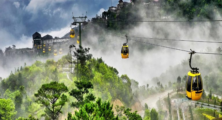 Tuyến cáp treo đi lên Bà Nà Hills đang nắm giữ rất nhiều kỉ lục thế giới