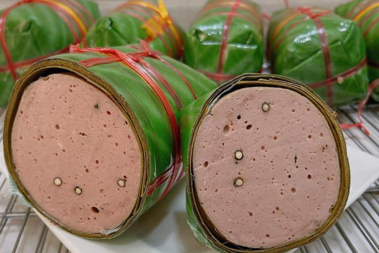 Chả bò Bà Tâm luôn được khách du lịch lựa chọn mua về làm quà - 3