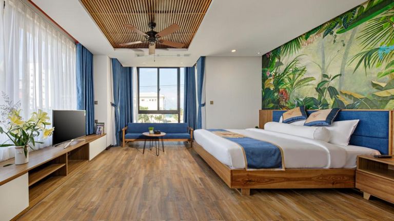 Lấy ý tưởng từ màu xanh của biển cả, các chi tiết nhỏ của căn hộ được điểm bằng màu xanh vô cùng ấn tượng mà vẫn hài hòa với tổng thể