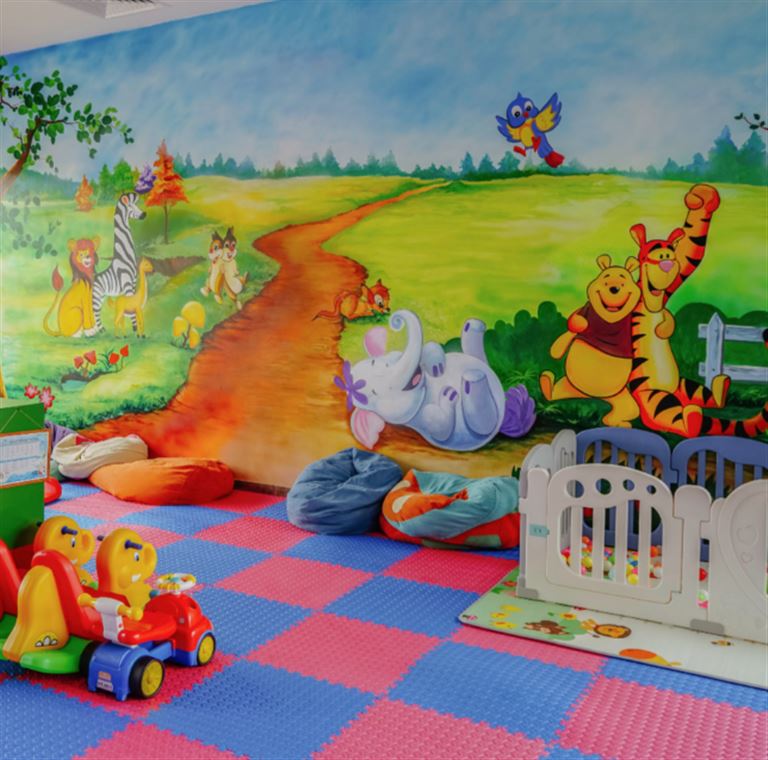 Kid Club đem đến không gian vui chơi và học tập thú vị và hỗ trợ dịch vụ trông trẻ với mức giá phải chăng.