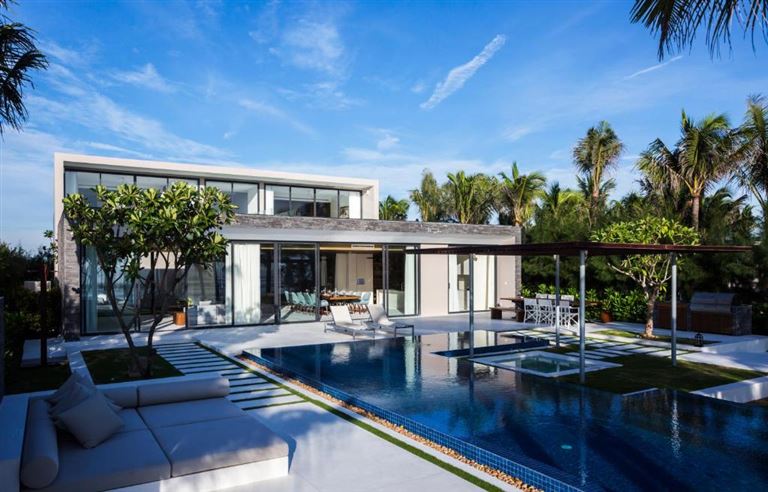 Beachfront Villa là hạng phòng cao cấp hàng đầu tại Naman Retreat Đà Nẵng, sở hữu không gian lớn lên tới 1000m2. 