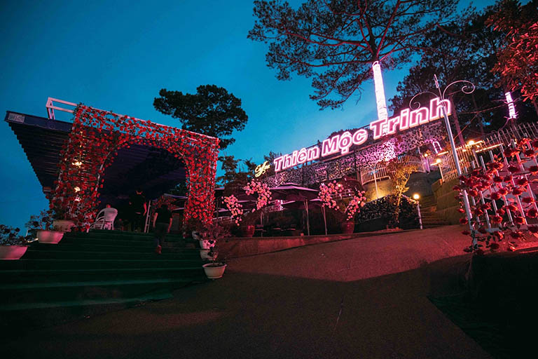 Thiên Mộc Trinh Coffee – Ngắm trọn Đà Lạt xinh đẹp từ trên cao